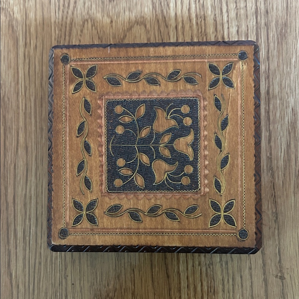 Poland Handcarved Wooden Keepsake Box - Brown Floral Inlay - Picture 2 of 8